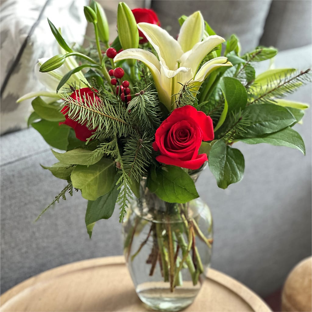 Sparkling Snowflakes Bouquet – COCO'S FLOWER BAR, Mckinney TX